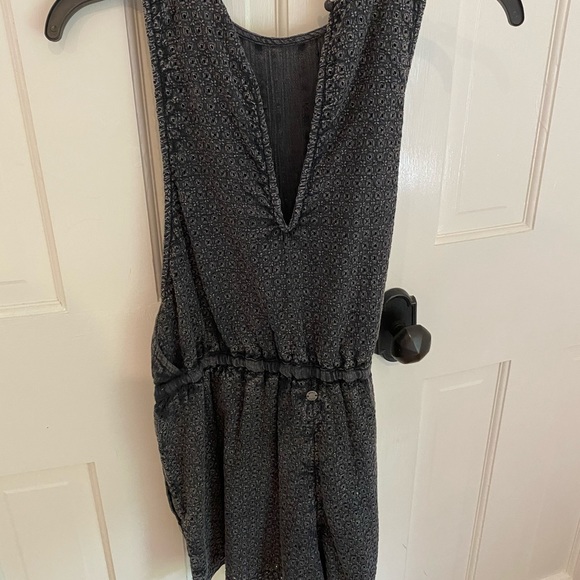 grey roxy romper - Picture 3 of 4